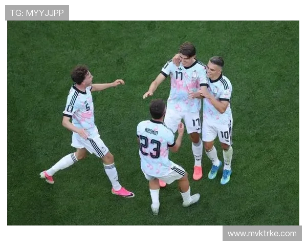 新西兰2-2伊朗后,马克斯·克罗科姆门前表现争议 新西兰2-2伊朗后,马克斯·克罗科姆门前表现争议